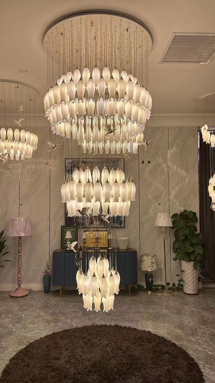 Flutter Aura Grand Chandelier