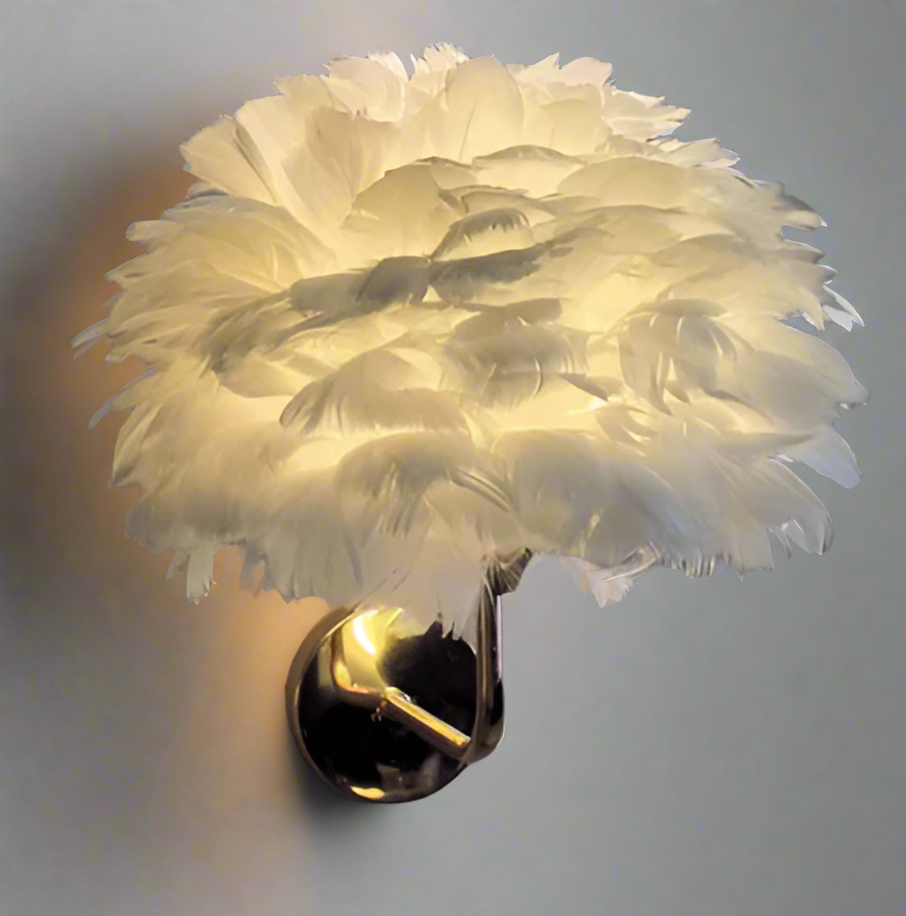 Decorative wall light fixture with feather-like design 